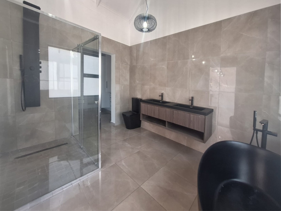 To Let 4 Bedroom Property for Rent in Redstone Private Country Estate North West